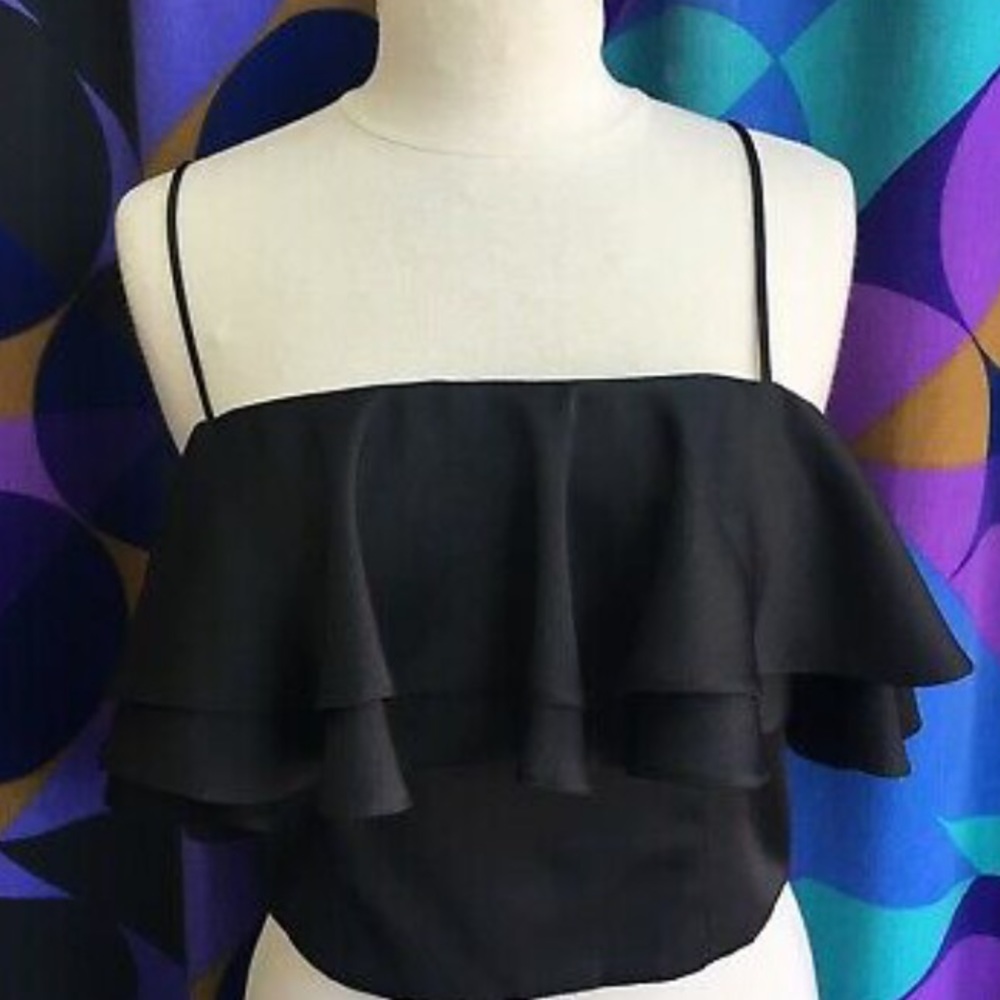 🍝 Topshop ruffle crop top